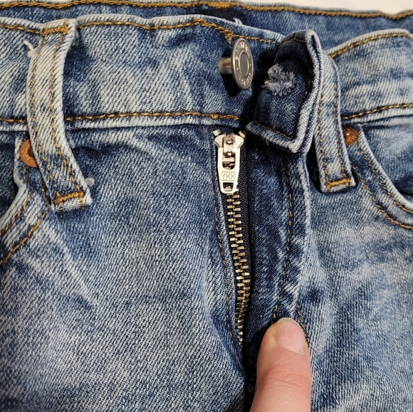 Gap rainbow stitch distressed denim shorts - Picture 7 of 13